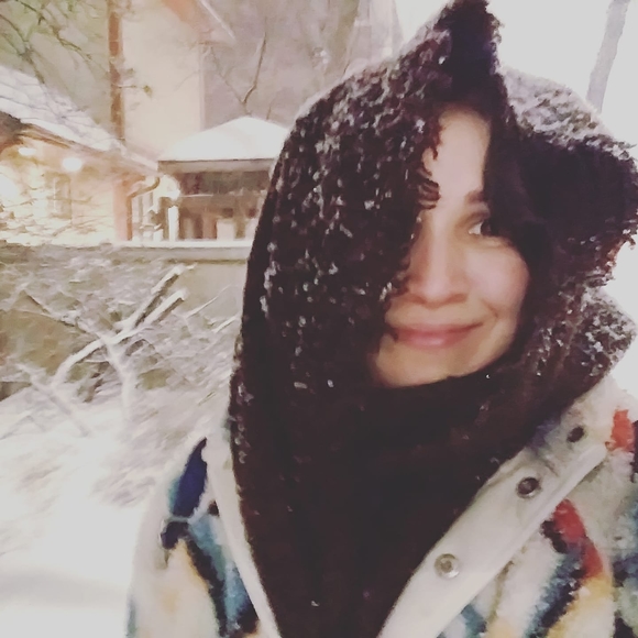 Meet your Posher, Donika - Picture 1 of 1